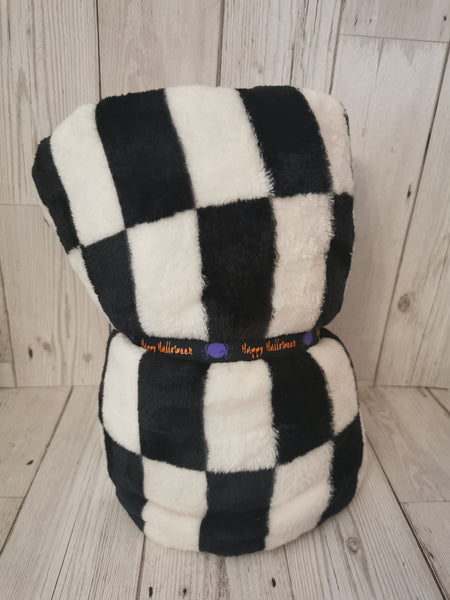 Halloween Girls BOO Basket (Gets in Trouble)